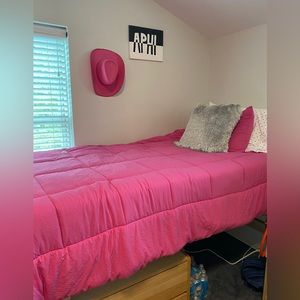 UGG comforter and sheet set